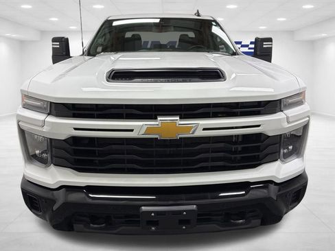 Used 2025 Chevrolet Silverado 2500 Custom w/ Custom Value Package image 3