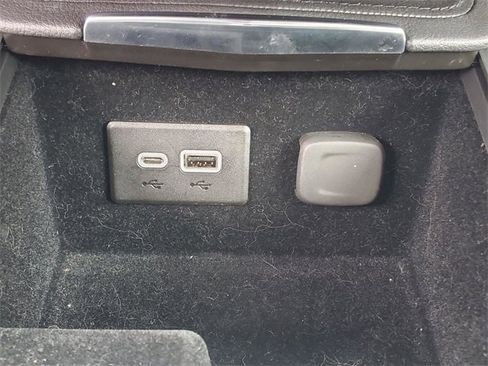 Used 2019 Cadillac XT4 Premium Luxury w/ LPO, Midnight Sport Package image 27