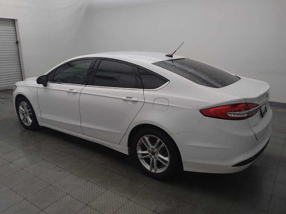 Used 2018 Ford Fusion SE w/ Fusion SE Technology Package FWD image 3