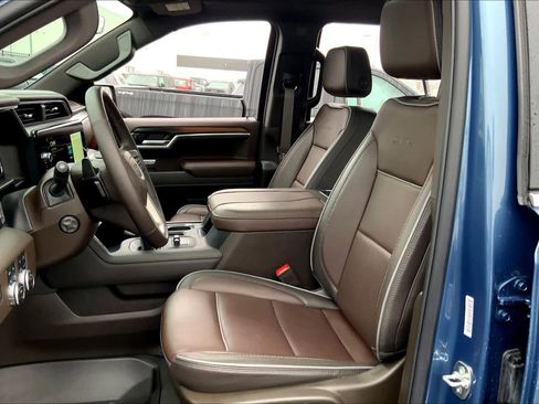 Used 2025 GMC Sierra 1500 Denali w/ Technology Package image 8