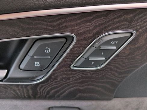 Used 2019 Audi Q8 Prestige w/ Luxury Package image 17