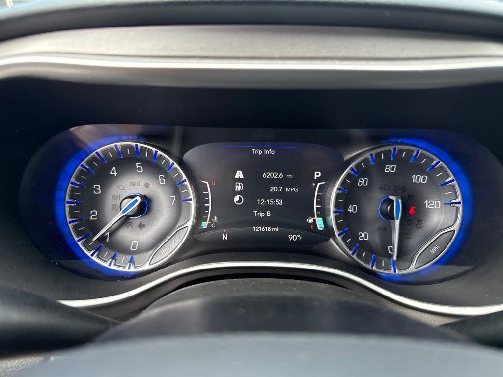 Used 2020 Chrysler Pacifica Touring-L Plus FWD image 35
