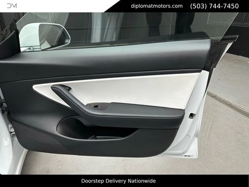 Used 2020 Tesla Model 3 Performance image 26