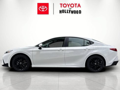 New 2026 Toyota Camry SE FWD image 9