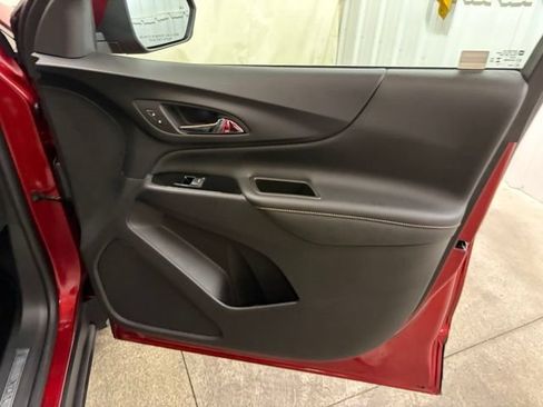 Used 2023 Chevrolet Equinox Premier AWD/4WD image 68