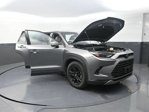 Used 2026 Toyota Grand Highlander AWD image 40