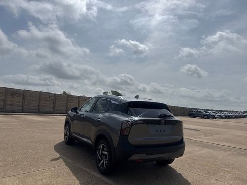 Certified 2025 Nissan Kicks SV w/ SV Premium Package FWD image 17