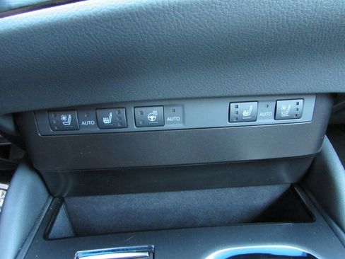Used 2025 Lexus ES 300h w/ Premium Package FWD image 17