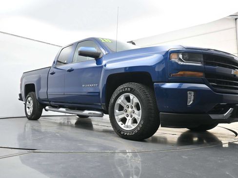 Used 2018 Chevrolet Silverado 1500 LT w/ All Star Edition image 15