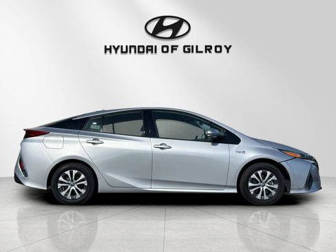 Used 2020 Toyota Prius Prime LE FWD image 6