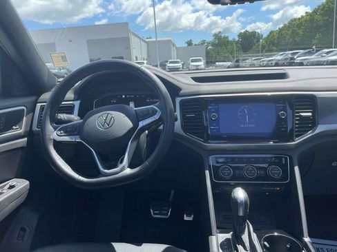 Certified 2022 Volkswagen Atlas Cross Sport SEL Premium R-Line AWD/4WD image 13