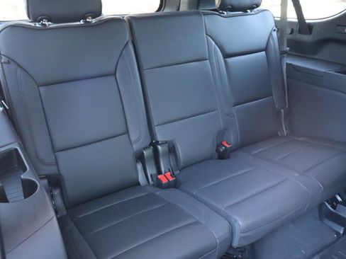 Used 2024 Chevrolet Suburban High Country w/ Advanced Technology Package image 40