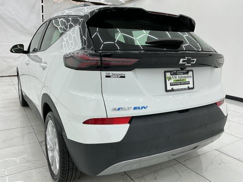Used 2022 Chevrolet Bolt EUV LT w/ Driver Confidence Package FWD image 9