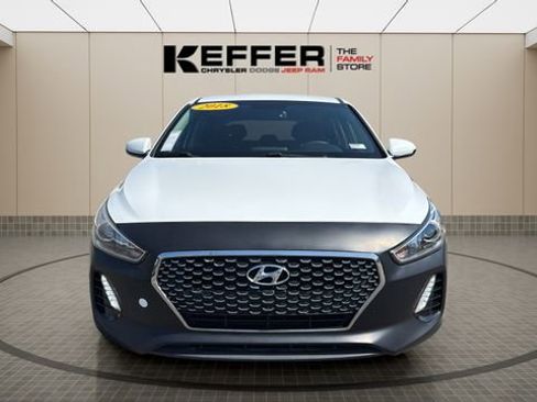 Used 2018 Hyundai Elantra GT FWD image 9