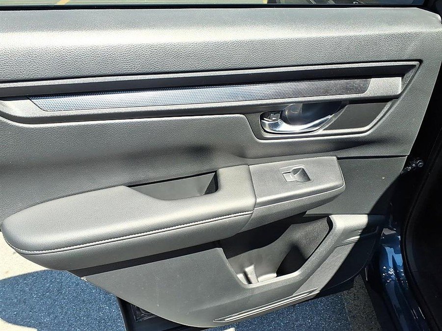 Used 2025 Honda CR-V LX image 11