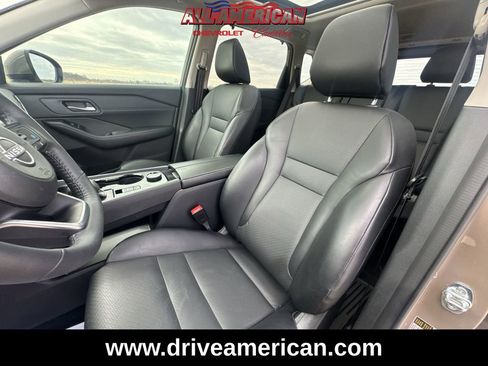 Used 2024 Nissan Rogue SV w/ SV Premium Package image 19