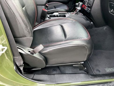 Used 2022 Jeep Gladiator Rubicon w/ Cold Weather Group image 34