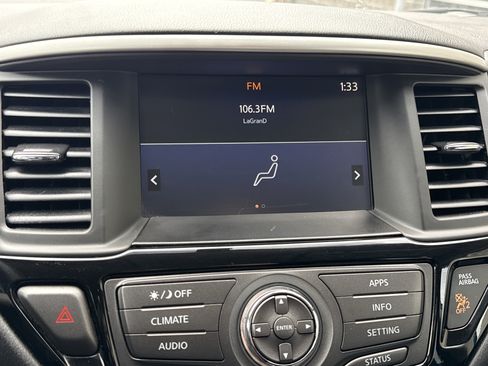 Used 2017 Nissan Pathfinder S AWD/4WD image 61