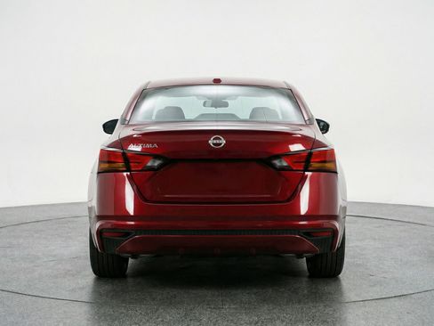 Used 2025 Nissan Altima 2.5 SV FWD image 7