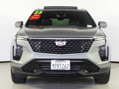 Used 2025 Cadillac XT4 Premium Luxury FWD image 3