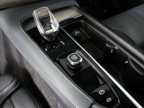 Certified 2023 Volvo XC90 T8 Ultimate w/ Protection Package Premier image 15