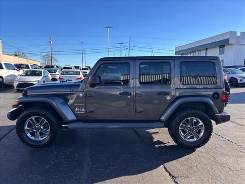 Used 2018 Jeep Wrangler Unlimited Sahara image 7