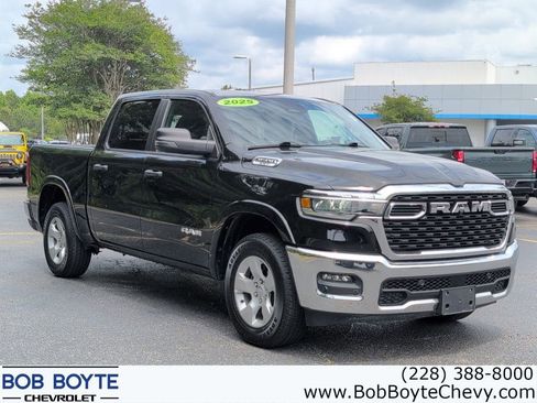 Used 2025 RAM 1500 Big Horn AWD/4WD image 1
