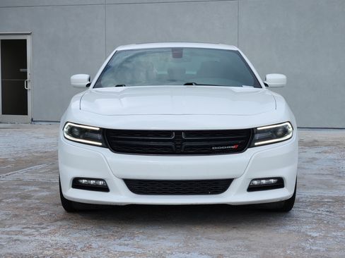 Used 2016 Dodge Charger SXT w/ Plus Group RWD image 2