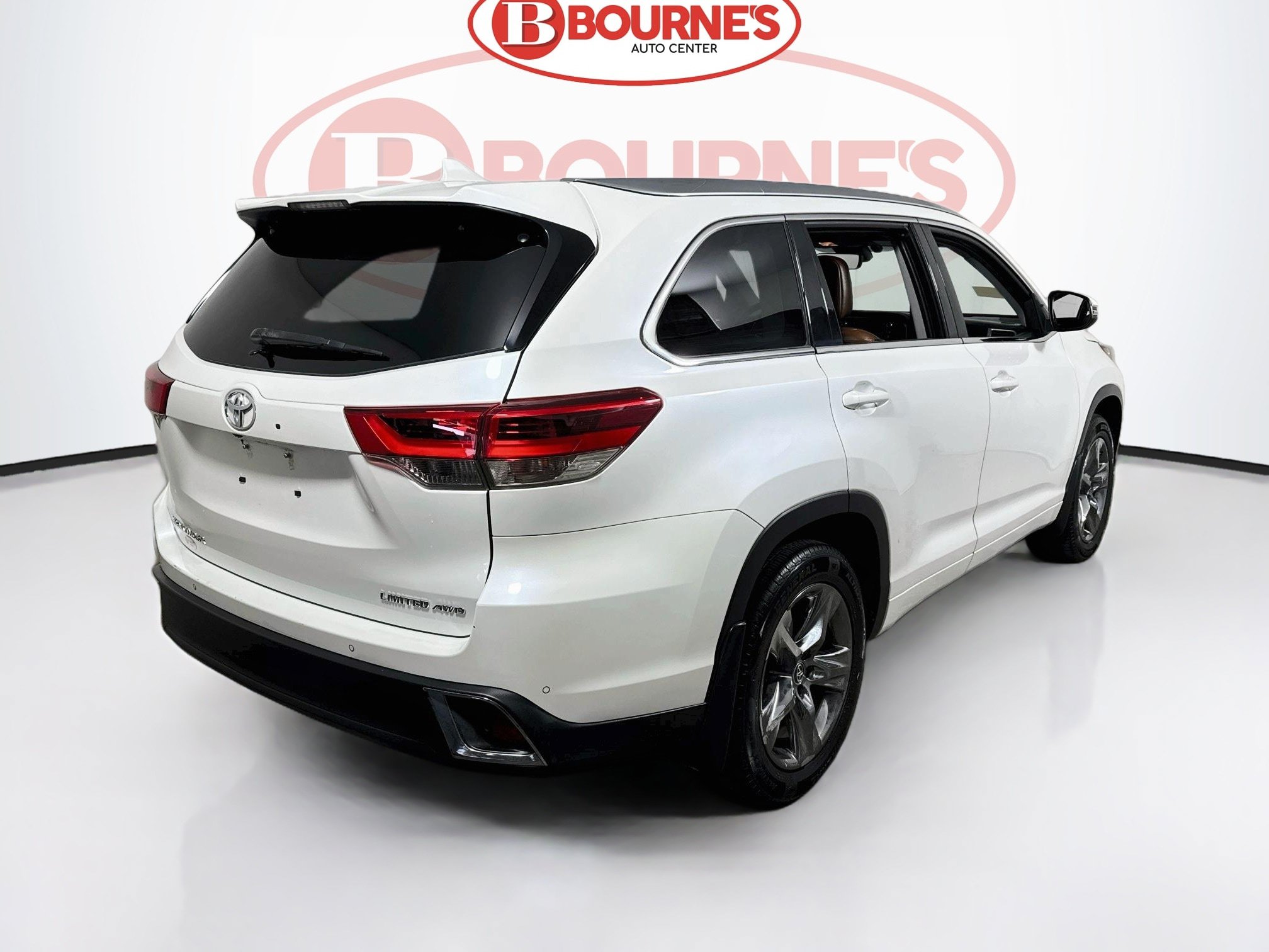 Used 2019 Toyota Highlander Limited Platinum w/ Carpet Mat Package (TMS) AWD/4WD image 12