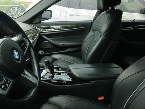 Used 2023 BMW M550i xDrive w/ Executive Package AWD/4WD image 14