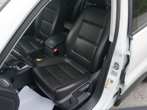 Used 2016 Volkswagen Tiguan S AWD/4WD image 12