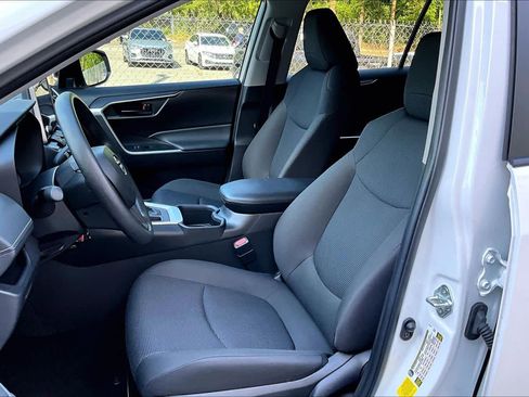 Used 2024 Toyota RAV4 LE FWD image 8