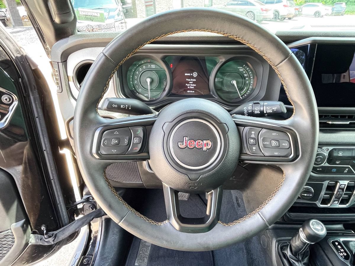 Used 2024 Jeep Wrangler Unlimited w/ LED Headlamp & Fog Lamp Group AWD/4WD image 11