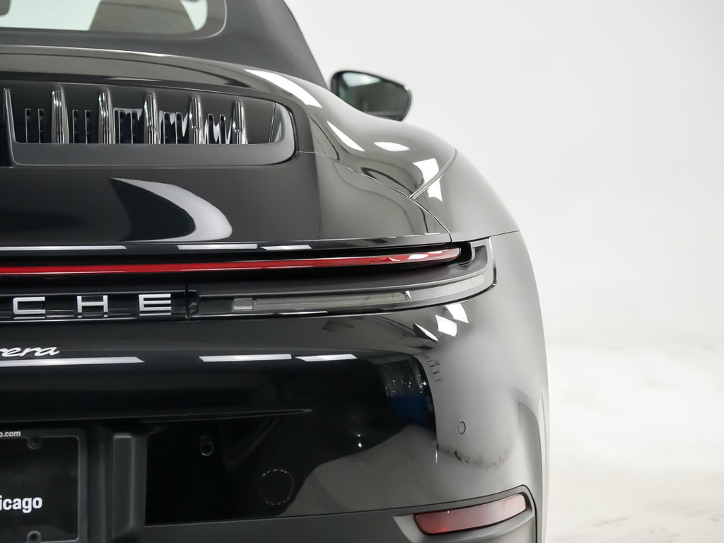 Used 2025 Porsche 911 Carrera RWD image 13