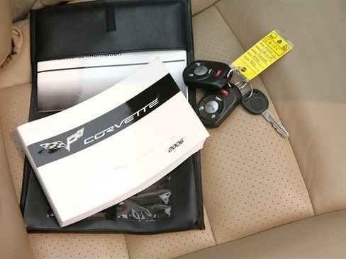 Used 2006 Chevrolet Corvette Coupe w/ Preferred Equipment Group RWD image 26