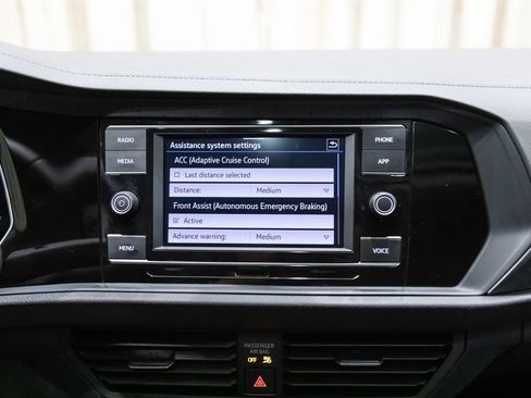 Used 2024 Volkswagen Jetta SE w/ Panoramic Sunroof Package FWD image 22