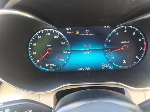 Used 2021 Mercedes-Benz GLC 300 4MATIC image 11
