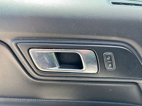 Used 2022 Ford Mustang Premium image 12
