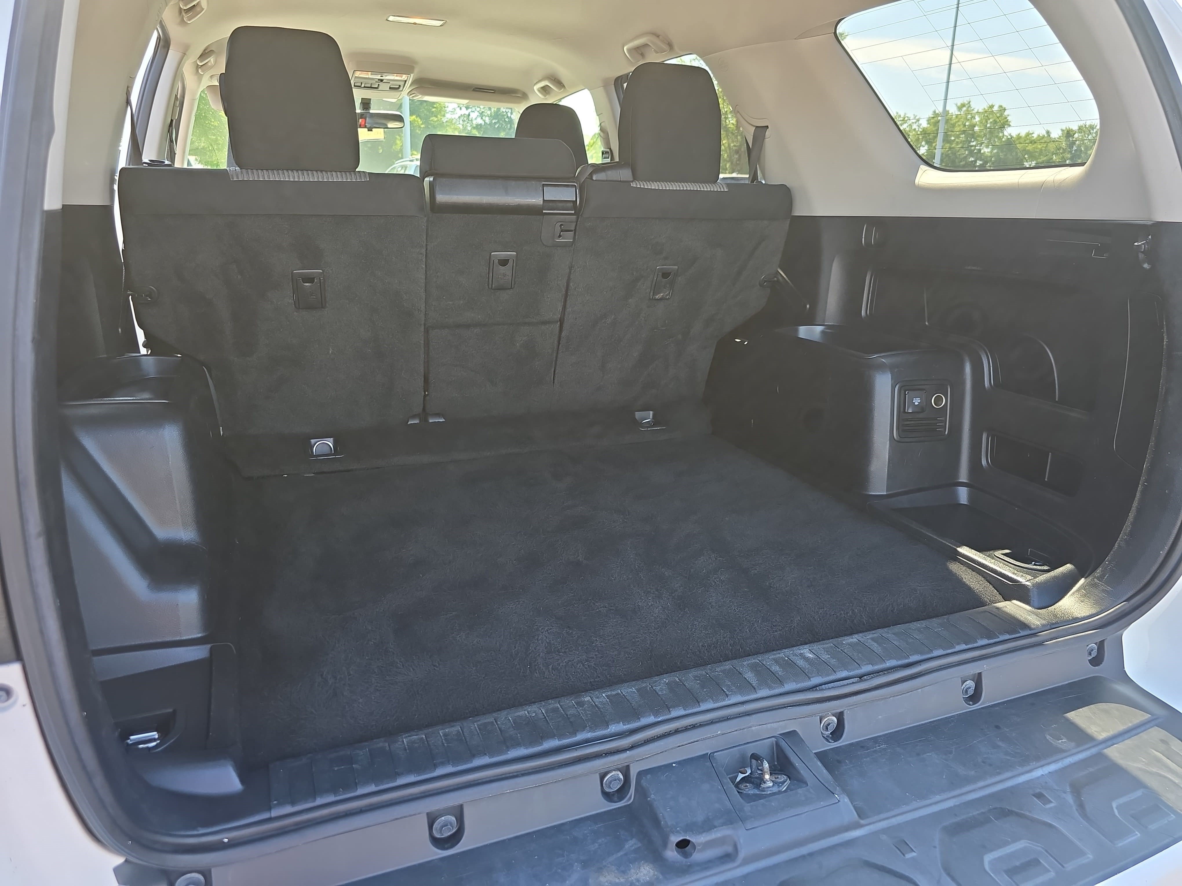 Used 2017 Toyota 4Runner SR5 AWD/4WD image 12