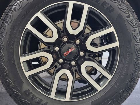 Used 2024 GMC Yukon AT4 image 26