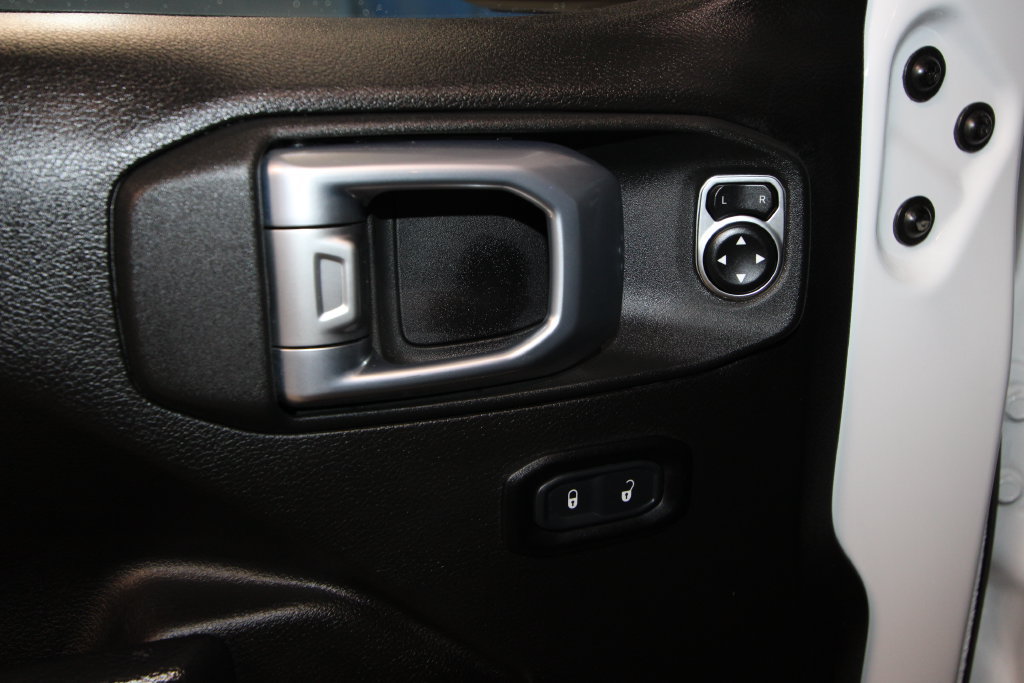 Used 2024 Jeep Gladiator Sport AWD/4WD image 6