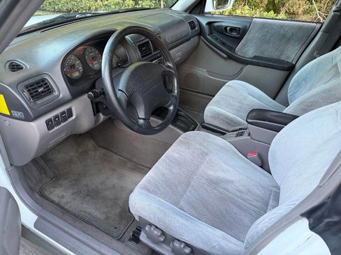 Used 2001 Subaru Forester S image 12