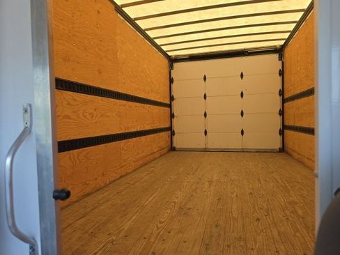 Used 2024 Ford E-350 and Econoline 350 Super Duty w/ Power Windows & Locks Group RWD image 3