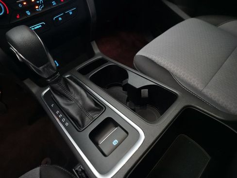 Used 2018 Ford Escape SE w/ SE Sync 3 Package AWD/4WD image 16