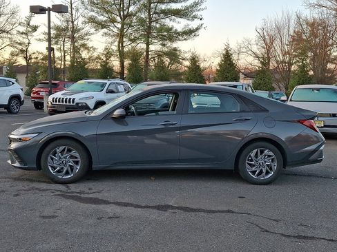 Certified 2024 Hyundai Elantra SEL image 4