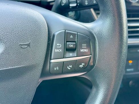 Used 2021 Ford Escape SE image 17