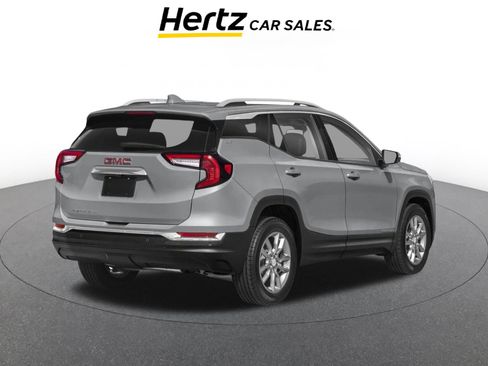 Used 2024 GMC Terrain SLT AWD/4WD image 2