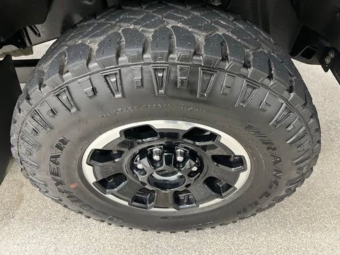 Used 2025 Ford F350 Lariat w/ Tremor Off-Road Package AWD/4WD image 18