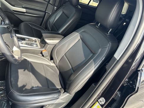 Used 2023 Ford Explorer XLT w/ Equipment Group 202A image 14