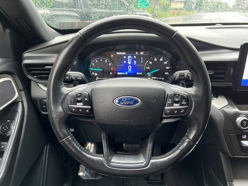 Used 2020 Ford Explorer XLT AWD/4WD image 13